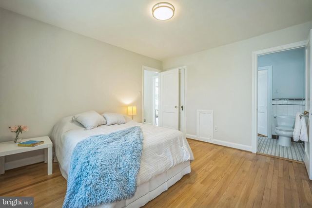 6105 26TH ST N, Arlington, VA 22207