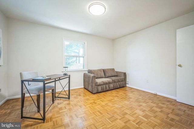 6105 26TH ST N, Arlington, VA 22207