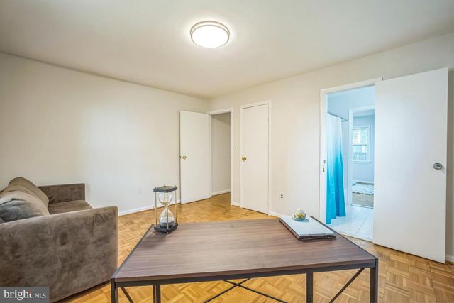 6105 26TH ST N, Arlington, VA 22207