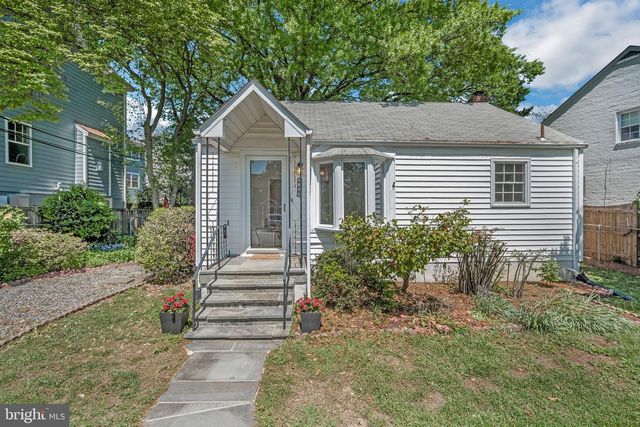 6105 26TH ST N, Arlington, VA 22207