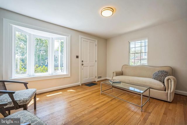 6105 26TH ST N, Arlington, VA 22207