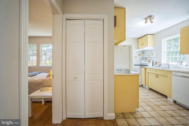 6105 26TH ST N, Arlington, VA 22207