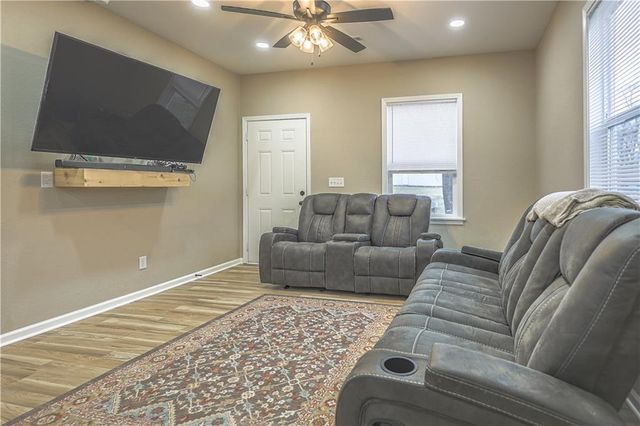 401 Darneal Avenue, Richmond, MO 64085