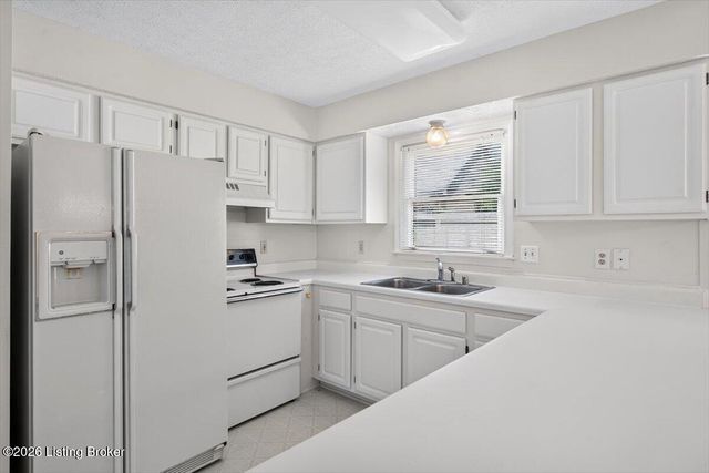 15 Trace Ln, Shelbyville, KY 40065