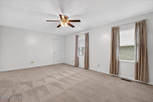 15 Trace Ln, Shelbyville, KY 40065