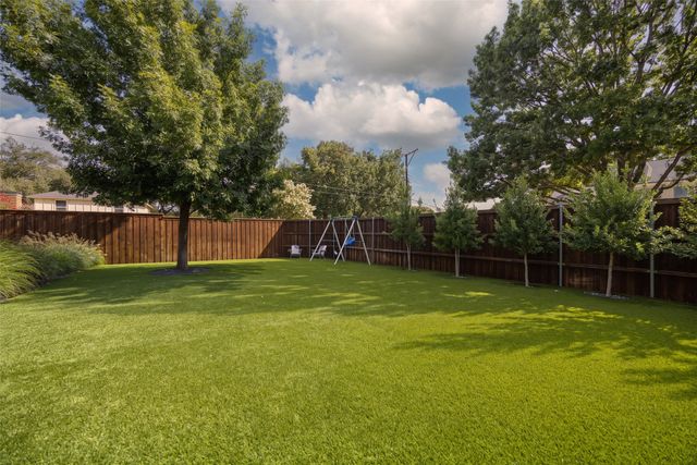 813 Clearwater Drive, Richardson, TX 75080