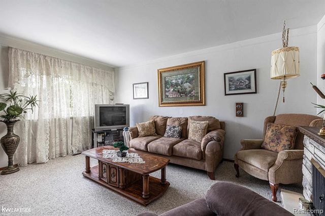 25810 Virginia Drive, Warren, MI 48091