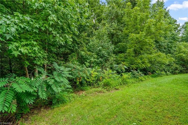 4381 Stone Forest Court, Winston-salem, NC 27105
