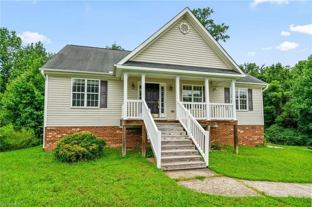 4381 Stone Forest Court, Winston-salem, NC 27105