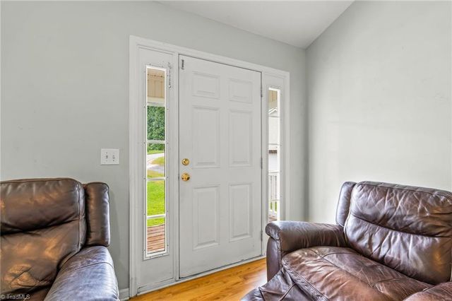 4381 Stone Forest Court, Winston-salem, NC 27105