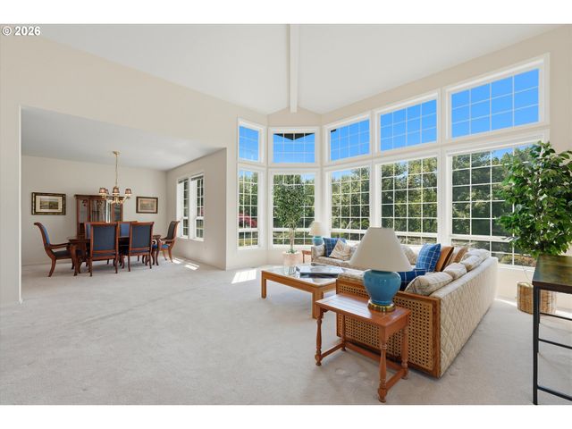 9850 Ne MEADOW Loop, Newberg, OR 97132