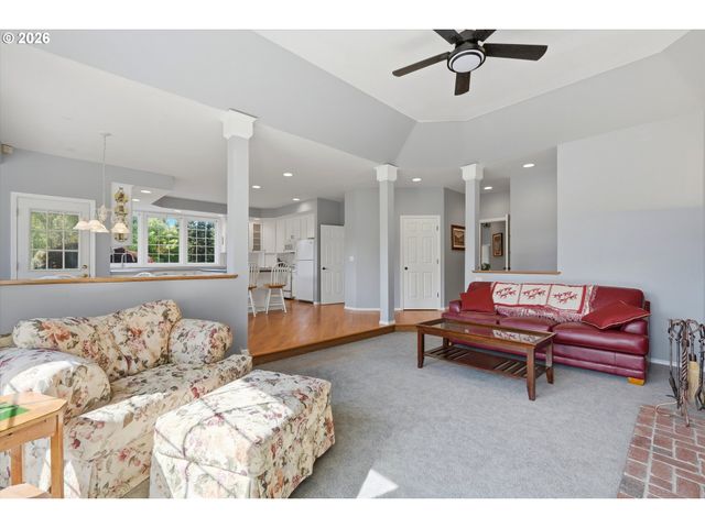 9850 Ne MEADOW Loop, Newberg, OR 97132