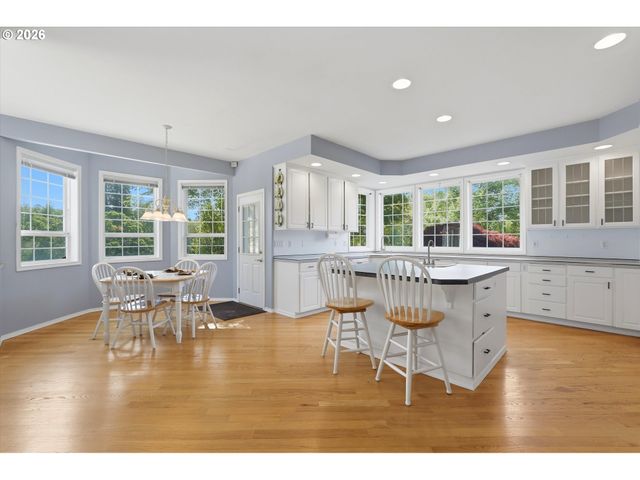 9850 Ne MEADOW Loop, Newberg, OR 97132
