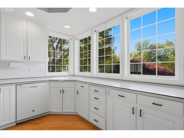9850 Ne MEADOW Loop, Newberg, OR 97132