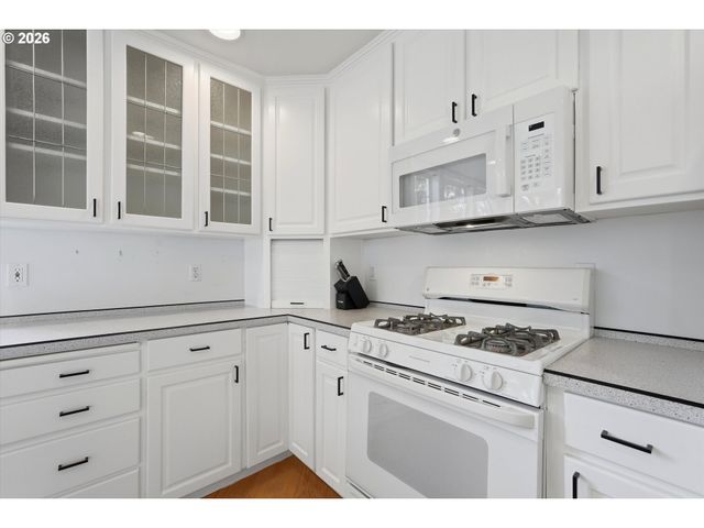 9850 Ne MEADOW Loop, Newberg, OR 97132