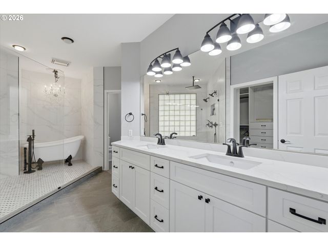 9850 Ne MEADOW Loop, Newberg, OR 97132