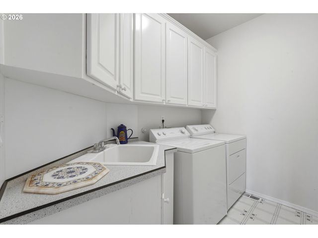 9850 Ne MEADOW Loop, Newberg, OR 97132