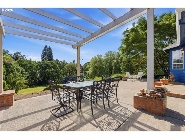 9850 Ne MEADOW Loop, Newberg, OR 97132