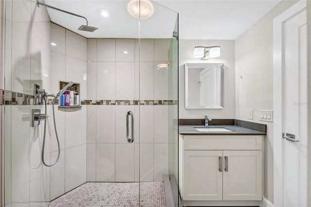 8922 BAY COVE COURT, Orlando, FL 32819