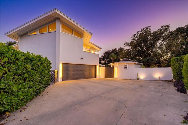 8922 BAY COVE COURT, Orlando, FL 32819