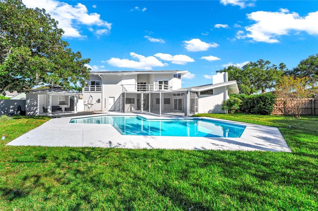 Image 15 of property listing at 8922 BAY COVE COURT, Orlando, FL 32819