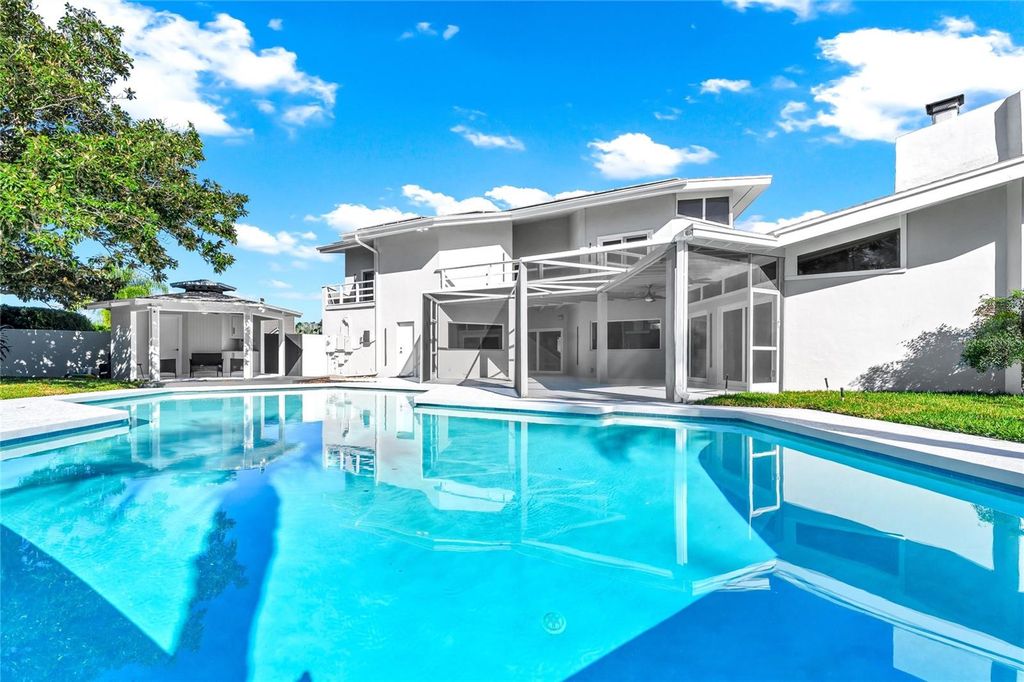 Image 20 of property listing at 8922 BAY COVE COURT, Orlando, FL 32819