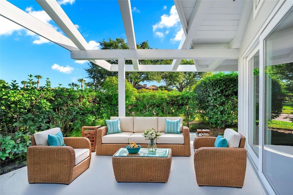 Image 46 of property listing at 8922 BAY COVE COURT, Orlando, FL 32819