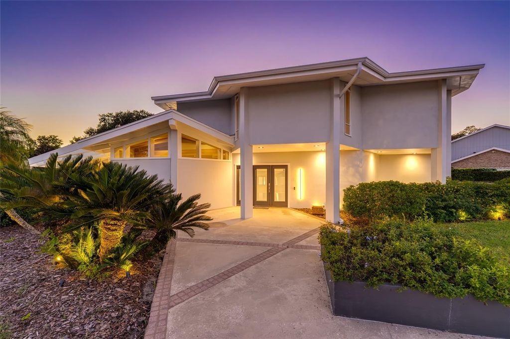 Image 75 of property listing at 8922 BAY COVE COURT, Orlando, FL 32819