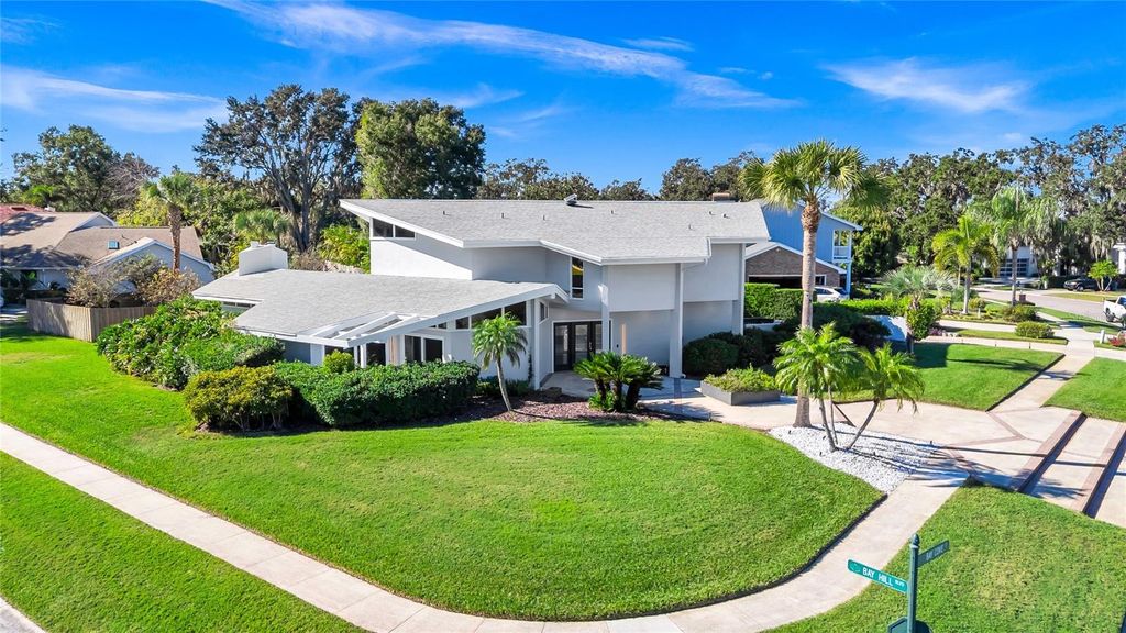 Image 9 of property listing at 8922 BAY COVE COURT, Orlando, FL 32819