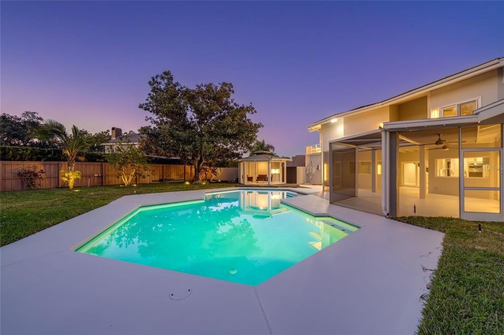 Image 85 of property listing at 8922 BAY COVE COURT, Orlando, FL 32819