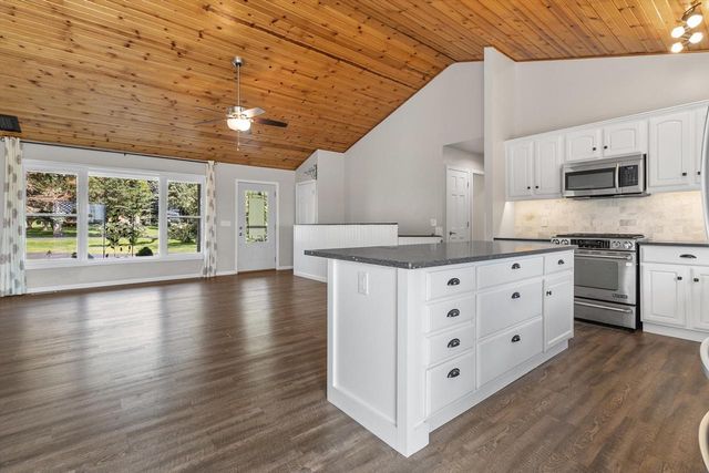 N5963 Foster ROAD, Elkhorn, WI 53121