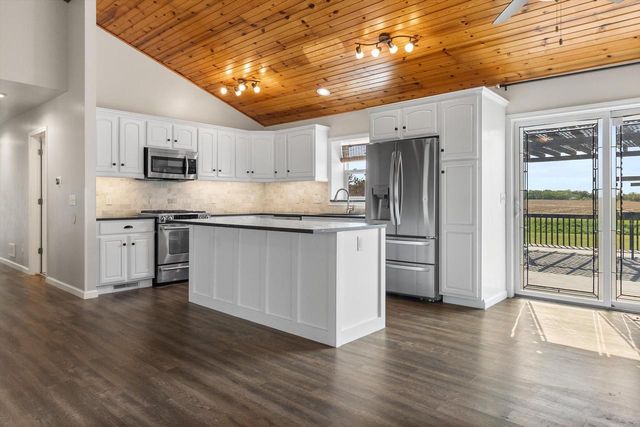 N5963 Foster ROAD, Elkhorn, WI 53121