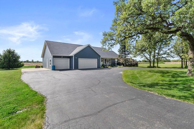 N5963 Foster ROAD, Elkhorn, WI 53121