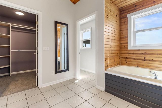 N5963 Foster ROAD, Elkhorn, WI 53121