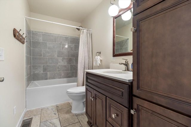 N5963 Foster ROAD, Elkhorn, WI 53121