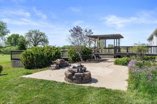 N5963 Foster ROAD, Elkhorn, WI 53121