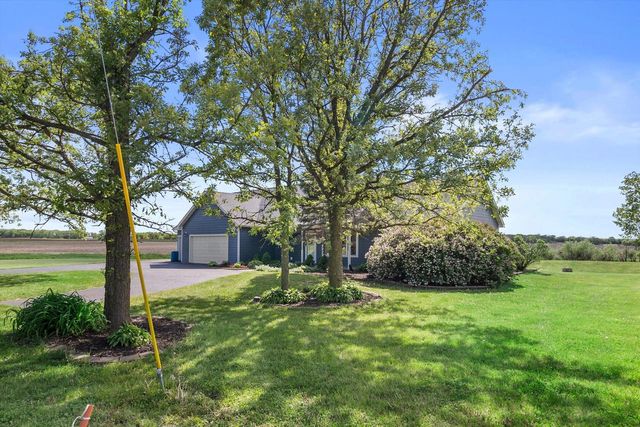 N5963 Foster ROAD, Elkhorn, WI 53121