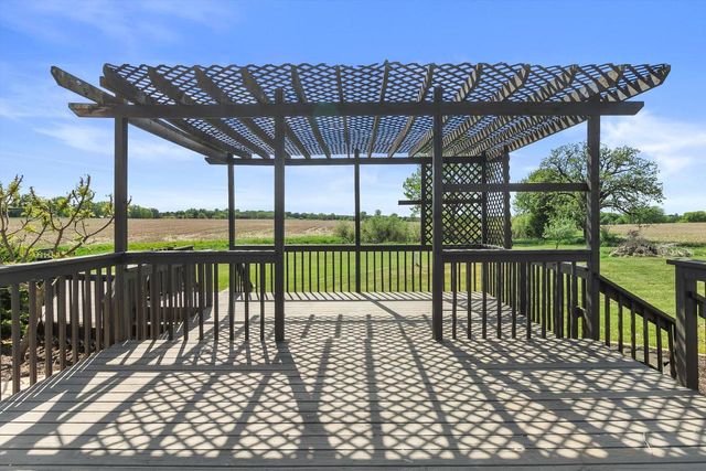 N5963 Foster ROAD, Elkhorn, WI 53121
