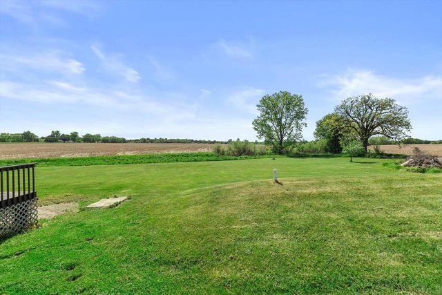 N5963 Foster ROAD, Elkhorn, WI 53121