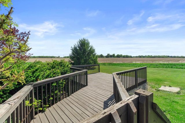 N5963 Foster ROAD, Elkhorn, WI 53121
