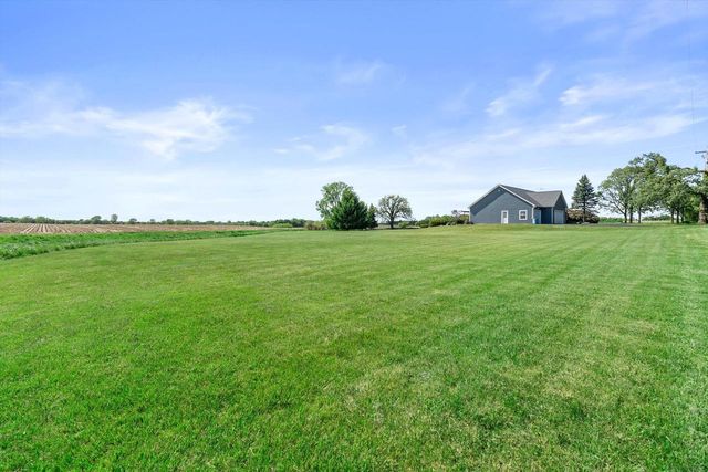 N5963 Foster ROAD, Elkhorn, WI 53121