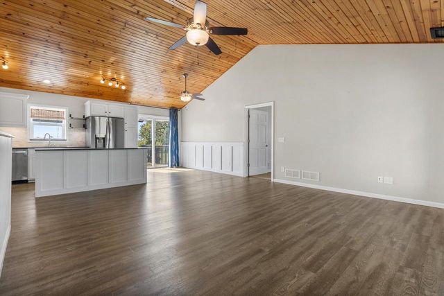 N5963 Foster ROAD, Elkhorn, WI 53121