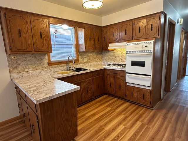 5350 N Central Avenue 1st, Chicago, IL 60630