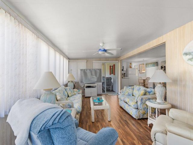 4743 NE Blue Heron Lane 7, Jensen Beach, FL 34957