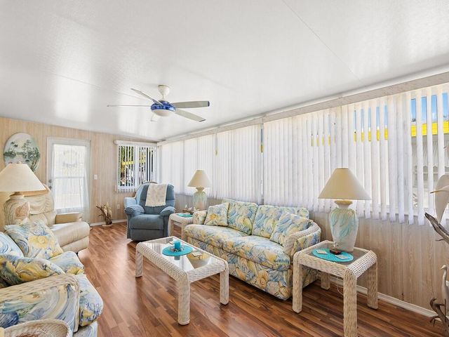 4743 NE Blue Heron Lane 7, Jensen Beach, FL 34957