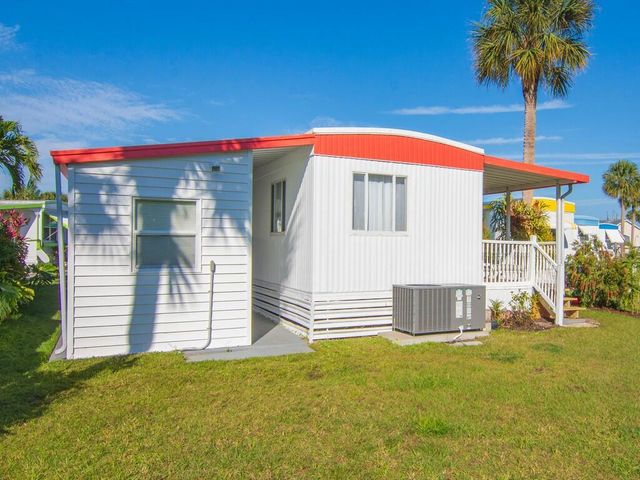 4743 NE Blue Heron Lane 7, Jensen Beach, FL 34957