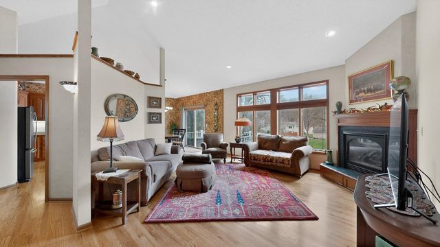 1032 Rocky Creek Drive NE, Rochester, MN 55906