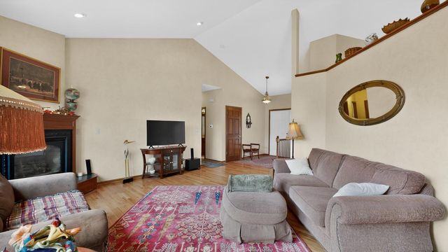 1032 Rocky Creek Drive NE, Rochester, MN 55906