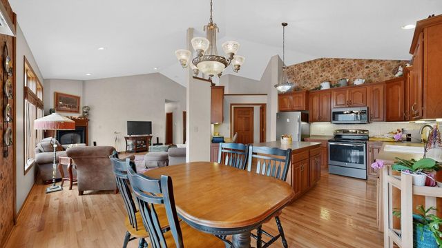 1032 Rocky Creek Drive NE, Rochester, MN 55906