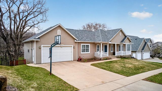 1032 Rocky Creek Drive NE, Rochester, MN 55906